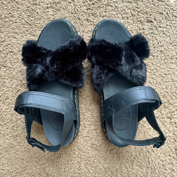 BRAND NEW Voss Il Fluffy Faux Fur Leather Strap Sandals Sz US 11 - Picture 2 of 6